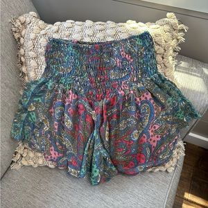 Earthbound Paisley Women’s Flowy Flutter Shorts Size Medium